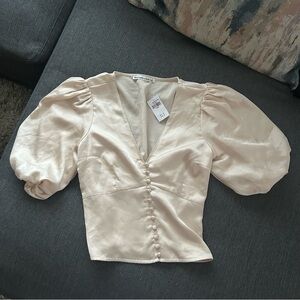 Abercrombie & Fitch Puff Sleeve blouse